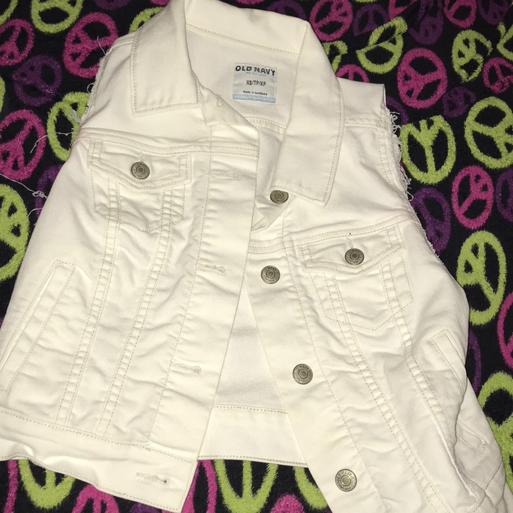 White vest